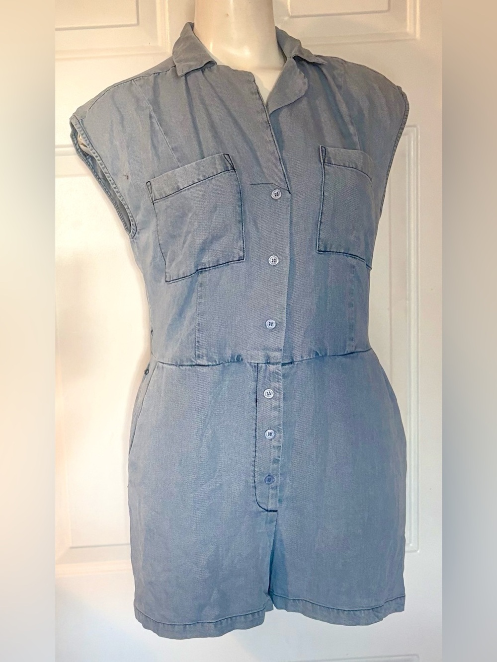 NWT En Crème Light Blue Shorts Romper Womens size Medium
